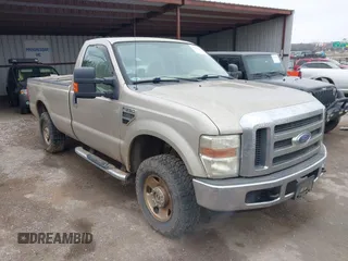 2008 Ford F-250 XL z VIN 1FTNF21558EB02919, wystawiony jako IAAI lot #41696689 z przebiegiem 158 831 mil mil oraz . Historia ofert i sprzedaży dostępna na DreamBid. Obrazek 1.
