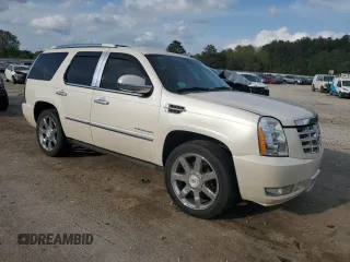 2010 Cadillac Escalade Premium with VIN 1GYUKCEF1AR291044, listed as a Copart auction lot 51627715 with 138,989 mi miles and Salvage title. Bid and sale history available at DreamBid. Image 4.