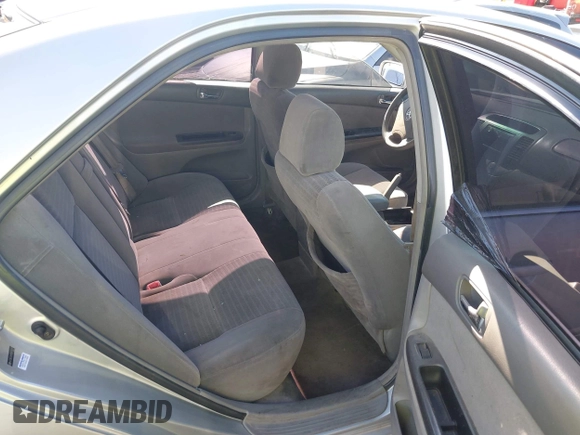 2005 Toyota Camry STD z VIN 4T1BE32K95U419292, wystawiony jako IAAI lot #42302496 z przebiegiem 233 632 mil mil oraz . Historia ofert i sprzedaży dostępna na DreamBid. Obrazek 8.
