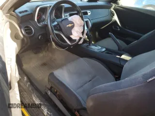 2013 Chevrolet Camaro LT z VIN 2G1FB3D38D9217987, wystawiony jako Copart lot #76570004 z przebiegiem 108 781 mil mil oraz Szkoda całkowita • Salvage title. Historia ofert i sprzedaży dostępna na DreamBid. Obrazek 8.