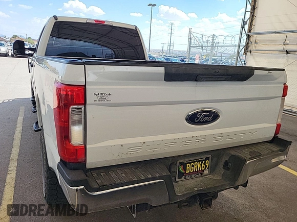 2019 Ford F-250 XL with VIN 1FT7W2B65KEE40165, listed as a IAAI auction lot 42727924 with 182,010 mi miles and . Bid and sale history available at DreamBid. Image 36.