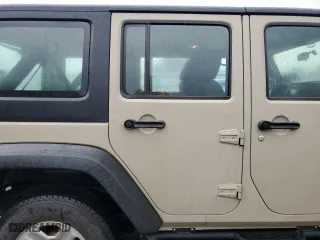 2018 Jeep Wrangler JK Unlimited Sport S with VIN 1C4BJWDG8JL823632, listed as a Copart auction lot 46688645 with 102,801 mi miles and Salvage Title. Bid and sale history available at carsss.com. Image 11.