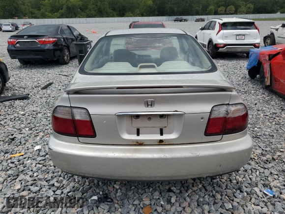 1997 Honda Accord LX with VIN 1HGCD7230VA027915, listed as a Copart auction lot 58961425 with 200,814 mi miles and Salvage title. Bid and sale history available at DreamBid. Image 6.