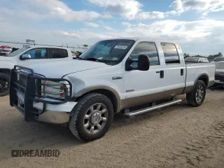 2005 Ford Super Duty F-250 XL with VIN 1FTSW20P05EB90232, listed as a Copart auction lot 70443234 with 247,353 mi miles and Salvage Title. Bid and sale history available at carsss.com. Image 1.