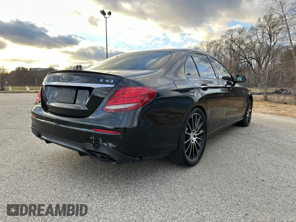 2018 Mercedes-Benz E-Class AMG E 43 with VIN WDDZF6EB0JA401827, listed as a Copart auction lot 83438774 with 63,195 mi miles and Clean Title. Bid and sale history available at carsss.com. Image 4.