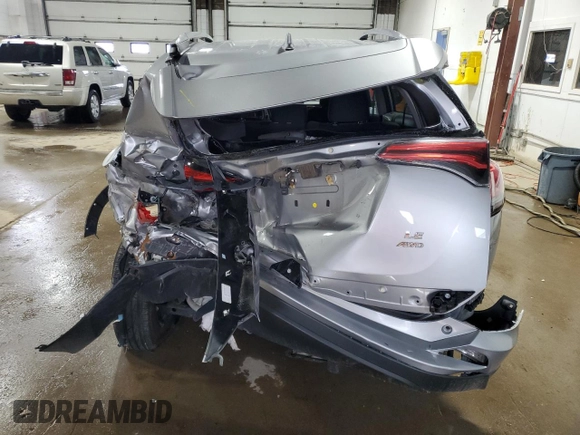 2017 Toyota RAV4 LE z VIN 2T3BFREV6HW645839, wystawiony jako Copart lot #60615335 z przebiegiem 132 243 mil mil oraz Szkoda całkowita • Salvage title. Historia ofert i sprzedaży dostępna na DreamBid. Obrazek 6.