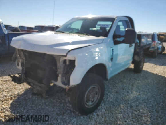 2018 Ford Super Duty F-250 SRW XL with VIN 1FDBF2B60JEC06830, listed as a Copart auction lot 84163034 with 123,540 mi miles and Salvage Title. Bid and sale history available at carsss.com. Image 1.