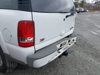 2004 Chevrolet Tahoe LS with VIN 1GNEK13ZX4R308382, listed as a IAAI auction lot 41901448 with 205,922 mi miles. Bid and sale history available at carsss.com. Image 13.