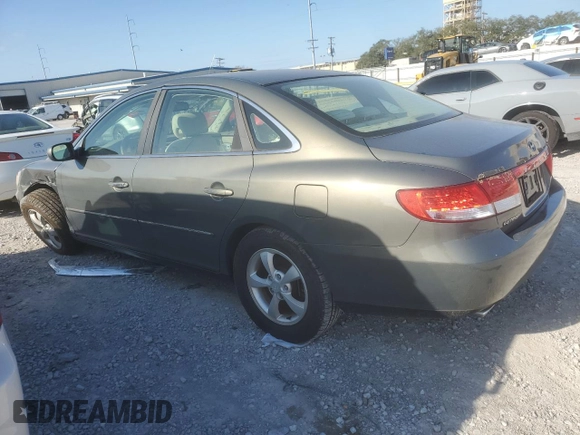 2007 Hyundai Azera SE z VIN KMHFC46FX7A178714, wystawiony jako Copart lot #49264985 z przebiegiem 89 266 mil mil oraz Szkody całkowita. Historia ofert i sprzedaży dostępna na DreamBid. Obrazek 2.