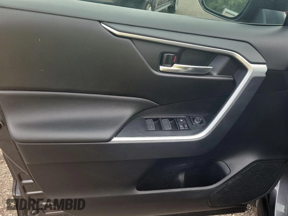 2022 Toyota RAV4 XLE with VIN 2T3P1RFV5NC282921, listed as a IAAI auction lot 42840420 with 43,470 mi miles and . Bid and sale history available at DreamBid. Image 4.