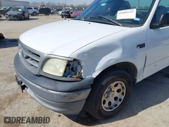 2002 Ford F-150 XL with VIN 1FTRF17252NA24920, listed as a IAAI auction lot 41601123 with 1 mi miles. Bid and sale history available at carsss.com. Image 6.