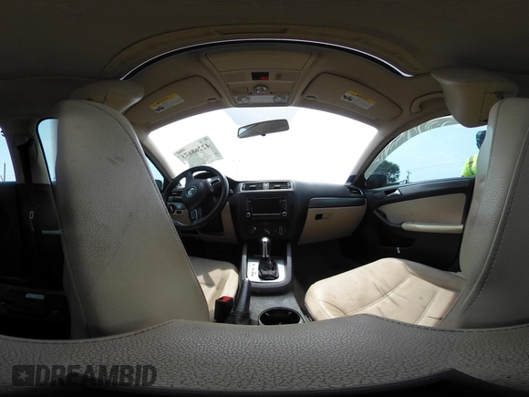 2014 Volkswagen Jetta TDI w/Premium/Nav with VIN 3VWLL7AJ4EM430524, listed as a IAAI auction lot 42268673 with 137,721 mi miles and . Bid and sale history available at DreamBid. Image 17.