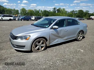 2013 Volkswagen Passat SE with VIN 1VWBP7A37DC096460, listed as a Copart auction lot 66042045 with 263,888 mi miles and Clean title. Bid and sale history available at DreamBid. Image 1.