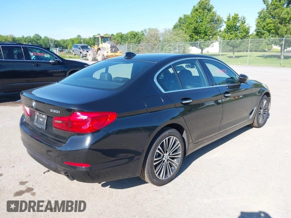 2018 BMW 5 Series 530i xDrive z VIN WBAJA7C53JG907770, wystawiony jako IAAI lot #42366172 z przebiegiem 60 979 mil mil oraz . Historia ofert i sprzedaży dostępna na DreamBid. Obrazek 4.