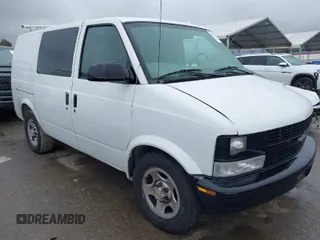 2004 Chevrolet Astro Cargo Van with VIN 1GCDM19X54B119765, listed as a IAAI auction lot 41777564 with 162,810 mi miles. Bid and sale history available at carsss.com. Image 1.