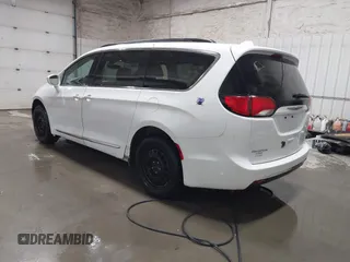 2017 Chrysler Pacifica Touring L z VIN 2C4RC1BG8HR803137, wystawiony jako IAAI lot #41661643 z przebiegiem 113 700 mil mil oraz . Historia ofert i sprzedaży dostępna na DreamBid. Obrazek 3.
