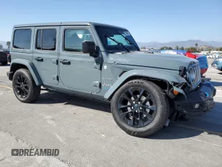 2024 Jeep Wrangler Sahara z VIN 1C4RJXP62RW228549, wystawiony jako Copart lot #57480235 z przebiegiem 6 036 mil mil oraz Szkoda całkowita • Salvage title. Historia ofert i sprzedaży dostępna na DreamBid. Obrazek 4.