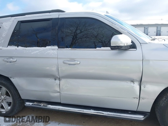 2018 Ford Expedition XLT with VIN 1FMJU1HT0JEA65668, listed as a IAAI auction lot 41005737 with 141,642 mi miles. Bid and sale history available at carsss.com. Image 13.