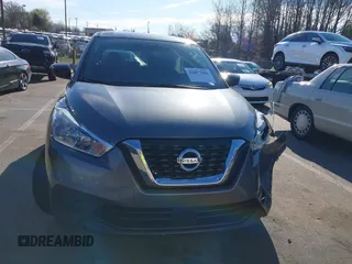 2020 Nissan Kicks S z VIN 3N1CP5BV7LL557951, wystawiony jako IAAI lot #41859008 z przebiegiem 46 566 mil mil oraz . Historia ofert i sprzedaży dostępna na DreamBid. Obrazek 13.