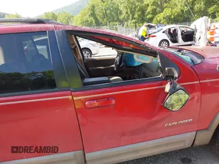 2002 Ford Explorer XLT z VIN 1FMZU73E12UB08940, wystawiony jako IAAI lot #42372848 z przebiegiem Nie podano mil oraz . Historia ofert i sprzedaży dostępna na DreamBid. Obrazek 15.