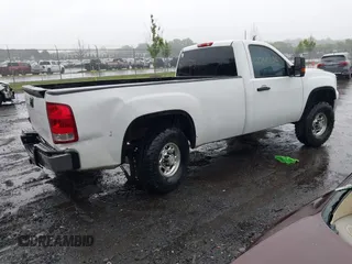 2009 GMC Sierra 1500 Work Truck z VIN 1GTEC14C59Z900876, wystawiony jako IAAI lot #42240573 z przebiegiem 315 043 mil mil oraz . Historia ofert i sprzedaży dostępna na DreamBid. Obrazek 4.