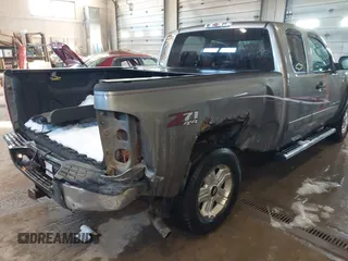2007 Chevrolet Silverado 1500 1LT with VIN 2GCEK19J671602045, listed as a IAAI auction lot 41538984 with 221,265 mi miles and . Bid and sale history available at DreamBid. Image 6.