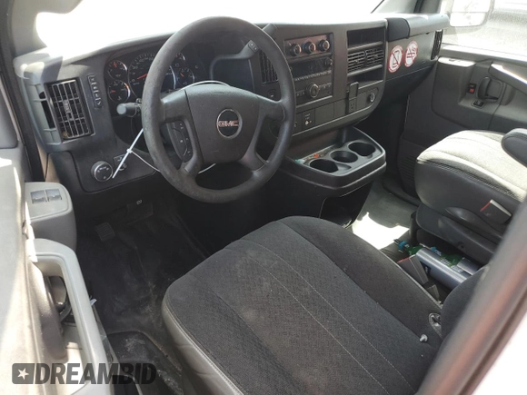 2019 GMC Savana Cargo z VIN 1GTW7AFGXK1216533, wystawiony jako Copart lot #58608405 z przebiegiem 222 344 mil mil oraz Szkody całkowita. Historia ofert i sprzedaży dostępna na DreamBid. Obrazek 8.