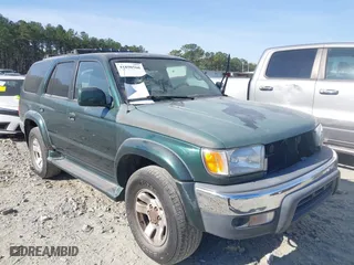 2000 Toyota 4Runner SR5 with VIN JT3HN86R6Y0305155, listed as a IAAI auction lot 41890566 with 223,502 mi miles. Bid and sale history available at carsss.com. Image 1.