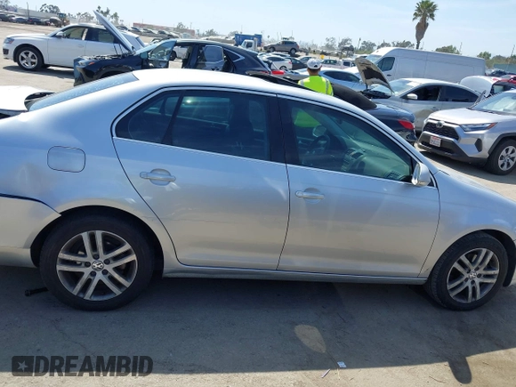 2005 Volkswagen Jetta 2.5 with VIN 3VWSG71K35M628391, listed as a IAAI auction lot 42302550 with 143,565 mi miles and . Bid and sale history available at DreamBid. Image 13.