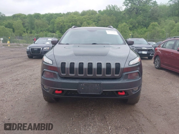 2016 Jeep Cherokee Trailhawk z VIN 1C4PJMBS7GW372623, wystawiony jako IAAI lot #42336107 z przebiegiem 231 887 mil mil oraz . Historia ofert i sprzedaży dostępna na DreamBid. Obrazek 12.