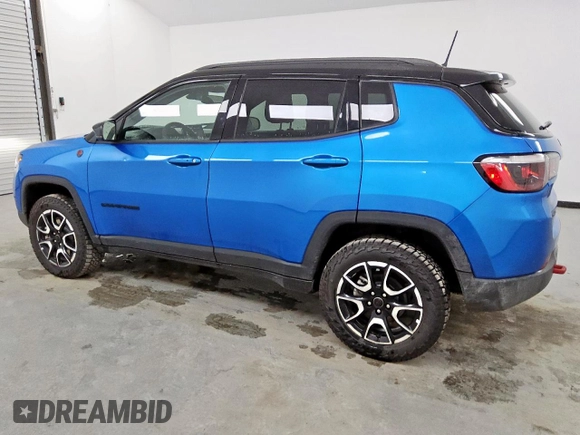 2025 Jeep Compass Trailhawk with VIN 3C4NJDDN0ST536792, listed as a Copart auction lot 61690425 with 14,512 mi miles and Clean title. Bid and sale history available at DreamBid. Image 2.