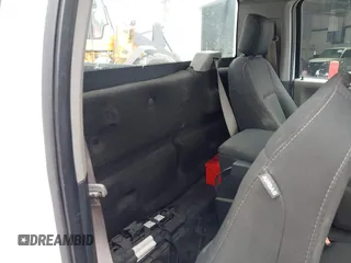 2019 Ford F-150 XL z VIN 1FTMF1C51KKC79270, wystawiony jako IAAI lot #42337543 z przebiegiem 146 916 mil mil oraz . Historia ofert i sprzedaży dostępna na DreamBid. Obrazek 8.