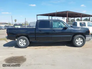 2007 Chevrolet Silverado 1500 Classic LT2 with VIN 2GCEC13Z771121118, listed as a IAAI auction lot 41499160 with 230,560 mi miles. Bid and sale history available at carsss.com. Image 13.
