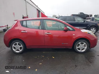 2011 Nissan LEAF SL-e with VIN JN1AZ0CP1BT004338, listed as a IAAI auction lot 41577941 with 89,415 mi miles. Bid and sale history available at carsss.com. Image 13.