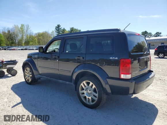 2010 Dodge Nitro SE z VIN 1D4PU2GKXAW137910, wystawiony jako Copart lot #55382555 z przebiegiem 164 294 mil mil oraz Czysty tytuł • Clean title. Historia ofert i sprzedaży dostępna na DreamBid. Obrazek 2.