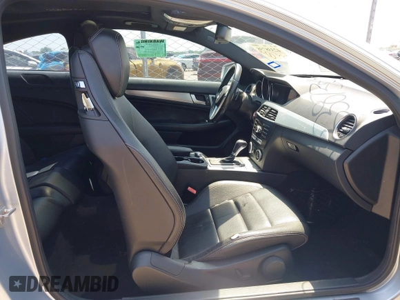 2013 Mercedes-Benz C 250 с VIN WDDGJ4HB1DG113838, выставлен на аукционе IAAI как лот 42338738 с пробегом 168 206 миль миль и . История ставок и продаж доступна на DreamBid. Изображение 5.
