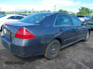 2007 Honda Accord LX z VIN 1HGCM56407A227932, wystawiony jako IAAI lot #42330466 z przebiegiem 252 229 mil mil oraz . Historia ofert i sprzedaży dostępna na DreamBid. Obrazek 4.