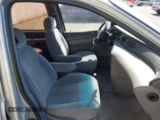 1996 Ford Windstar LX with VIN 2FMDA5146TBA24251, listed as a IAAI auction lot 42733581 with 196,354 mi miles and . Bid and sale history available at DreamBid. Image 5.