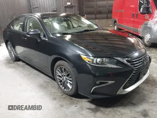 2018 Lexus ES 350 z VIN 58ABK1GG3JU083398, wystawiony jako IAAI lot #42094308 z przebiegiem 98 019 mil mil oraz . Historia ofert i sprzedaży dostępna na DreamBid. Obrazek 1.