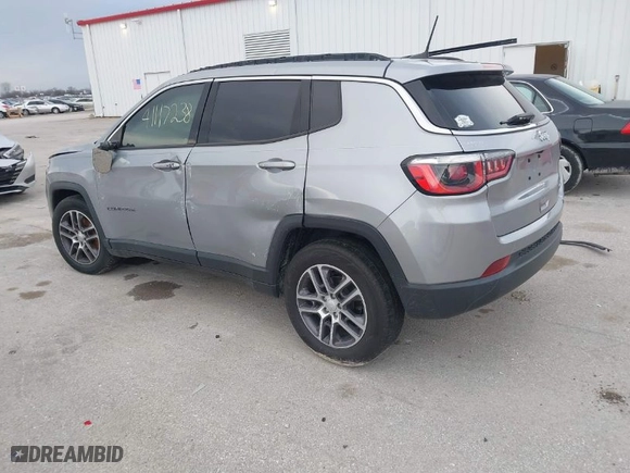 2018 Jeep Compass Latitude with VIN 3C4NJCBB5JT102434, listed as a IAAI auction lot 41117238 with 73,818 mi miles. Bid and sale history available at carsss.com. Image 3.