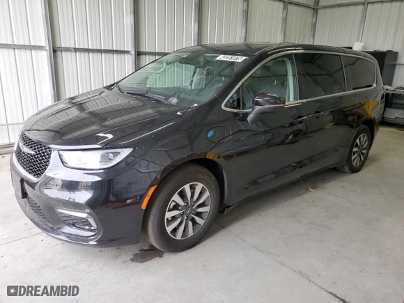 2023 Chrysler Pacifica Hybrid Touring L with VIN 2C4RC1L74PR575358, listed as a Copart auction lot 43261875 with 35,077 mi miles and Clean Title. Bid and sale history available at carsss.com. Image 1.