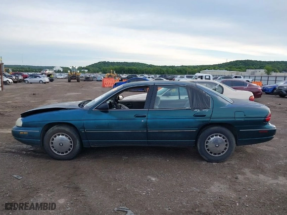 2001 Chevrolet Lumina with VIN 2G1WL52J411158652, listed as a IAAI auction lot 39788316 with 2,213,661 mi miles. Bid and sale history available at carsss.com. Image 14.