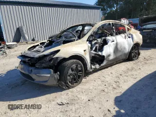 2021 Tesla Model Y Long Range with VIN 5YJYGAEE0MF145684, listed as a Copart auction lot 84701934 with 0 mi miles and Non Repairable. Bid and sale history available at carsss.com. Image 1.