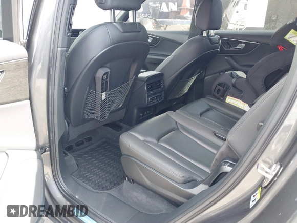 2020 Audi Q7 Premium with VIN WA1AXAF72LD011535, listed as a IAAI auction lot 41554635 with 48,970 mi miles. Bid and sale history available at carsss.com. Image 8.