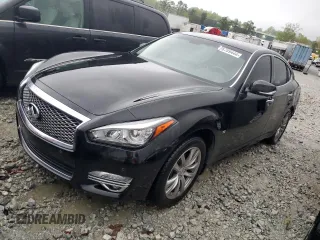 2015 Infiniti Q70 z VIN JN1BY1ARXFM560780, wystawiony jako Copart lot #76709444 z przebiegiem 136 972 mil mil oraz Czysty tytuł • Clean title. Historia ofert i sprzedaży dostępna na DreamBid. Obrazek 1.