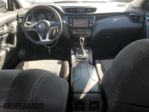 2017 Nissan Rogue SV with VIN JN1BJ1CR4HW133863, listed as a Copart auction lot 62645135 with 66,170 mi miles and Salvage title. Bid and sale history available at DreamBid. Image 8.