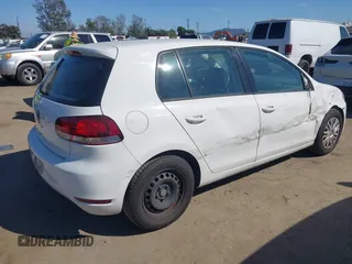 2011 Volkswagen Golf z VIN WVWDA7AJ1BW032471, wystawiony jako IAAI lot #41839585 z przebiegiem 166 094 mil mil oraz . Historia ofert i sprzedaży dostępna na DreamBid. Obrazek 4.