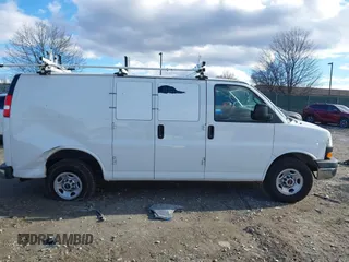 2021 GMC Savana Cargo Van with VIN 1GTW7AF78M1242423, listed as a IAAI auction lot 41479526 with 1 mi miles. Bid and sale history available at carsss.com. Image 12.