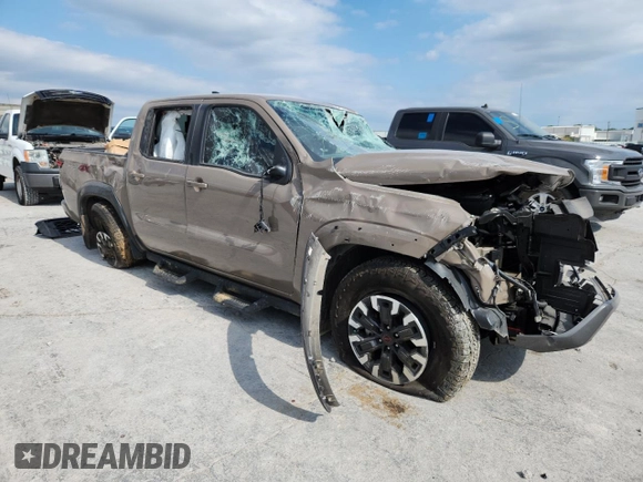 2024 Nissan Frontier SV z VIN 1N6ED1EK5RN666780, wystawiony jako Copart lot #59090905 z przebiegiem Nie podano mil oraz Szkoda całkowita • Salvage title. Historia ofert i sprzedaży dostępna na DreamBid. Obrazek 4.