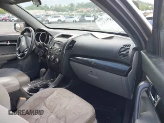 2011 Kia Sorento LX with VIN 5XYKTCA17BG023751, listed as a IAAI auction lot 42176584 with 173,072 mi miles and . Bid and sale history available at DreamBid. Image 5.
